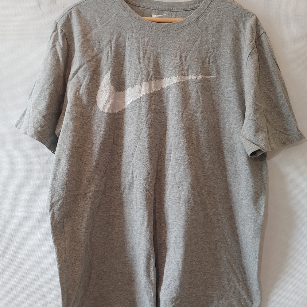 Nike Gray T-Shirt Size XL